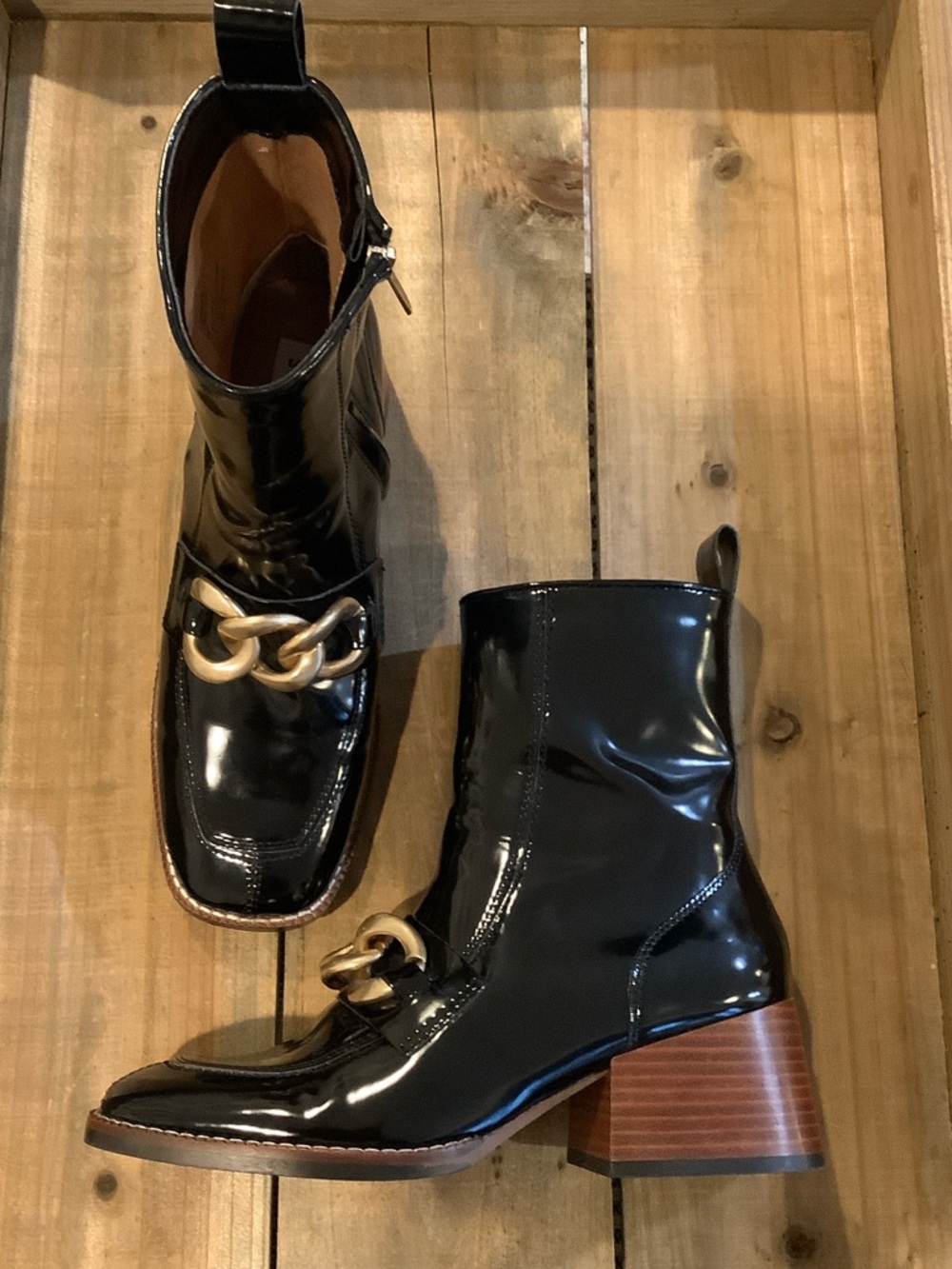 STEVE MADDEN Women’s Loreen Black Faux Patent Leather Gold Chain Ankle Boot 6M